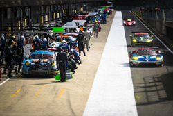 #67 Ford Chip Ganassi Racing Ford GT: Andy Priaulx, Harry Tincknell, Pipo Derani, #77 Dempsey Proton Competition Porsche 911 RSR: Christian Ried, Matteo Cairoli, Marvin Dienst