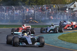 Lewis Hamilton, Mercedes AMG F1, W08; Sebastian Vettel, Ferrari, SF70H; Valtteri Bottas, Mercedes AM