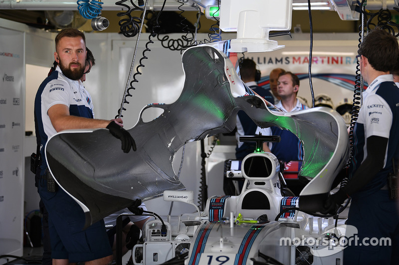 Williams FW40, Chassis