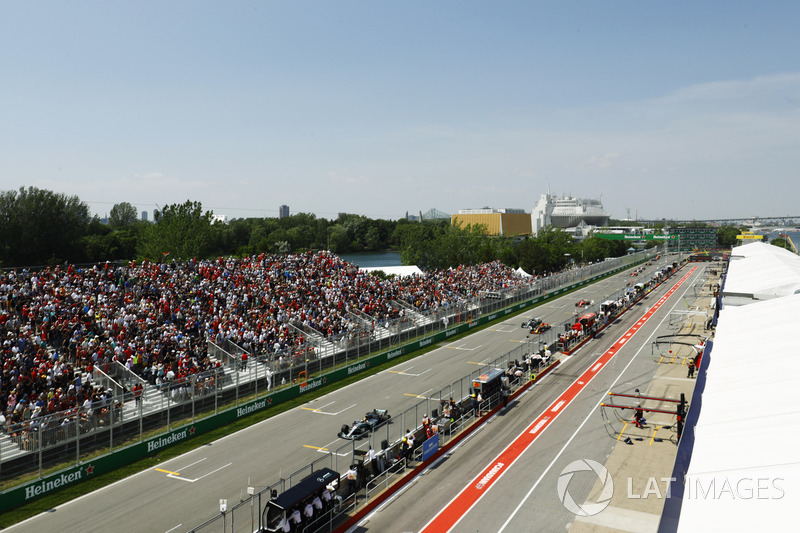 Lewis Hamilton, Mercedes AMG F1 W08, Max Verstappen, Red Bull Racing RB13, Valtteri Bottas, Mercedes