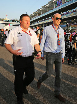 Zak Brown, Director Ejecutivo de McLaren con Donald Mackenzie, CVC Capital Partners gestión socio, C