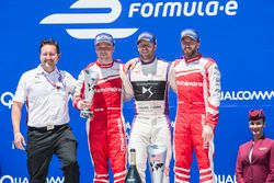 Podio: ganador Sam Bird, DS Virgin Racing, segundo lugar Felix Rosenqvist, Mahindra Racing, tercer l