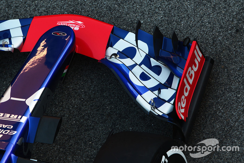 Scuderia Toro Rosso STR12