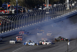 Ricky Stenhouse Jr., Roush Fenway Racing Ford, Trevor Bayne, Roush Fenway Racing Ford, en problemas