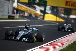 Валттері Боттас, Mercedes AMG F1 W08, Льюіс Хемілтон, Mercedes AMG F1 W08