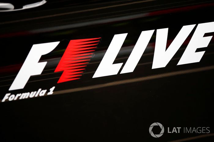 Un logotipo de F1 en vivo, en el desfile de demostración calle Londres fórmula 1