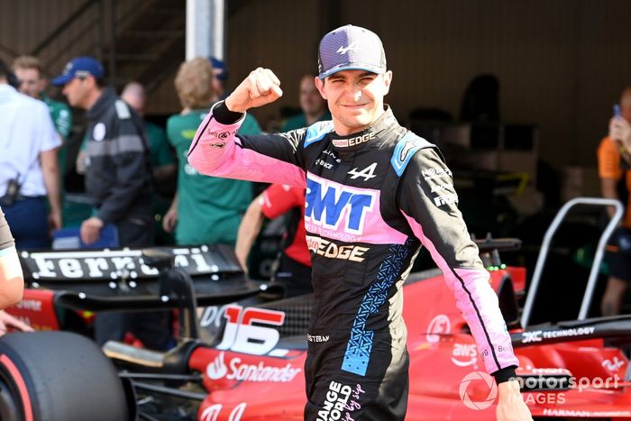Esteban Ocon, Alpine F1 Team, celebra tras la clasificación