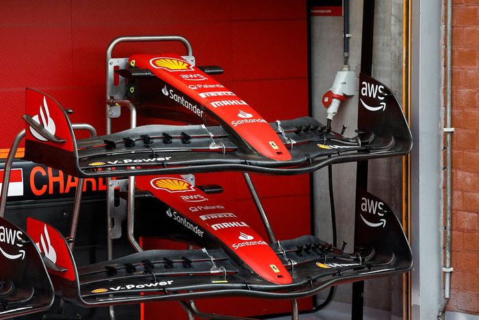 Detalle del morro y del alerón delantero del Ferrari SF-23