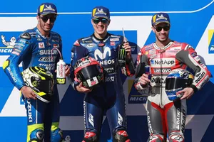 Podium : le vainqueur Maverick Viñales, Yamaha Factory Racing, deuxième place Andrea Iannone, Team Suzuki MotoGP, troisième place Andrea Dovizioso, Ducati Team
