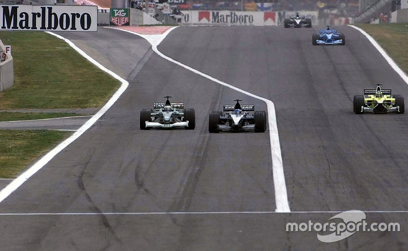 Pedro de la Rosa, Jaguar Cosworth R2, supera Fernando Alonso, European Minardi