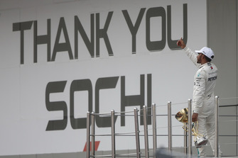 Race winner Lewis Hamilton, Mercedes AMG F1, on the podium