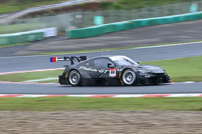 プレリュードGT、豪雨の中発進！ 来季ホンダGT500の“前奏曲”……SUGOで
