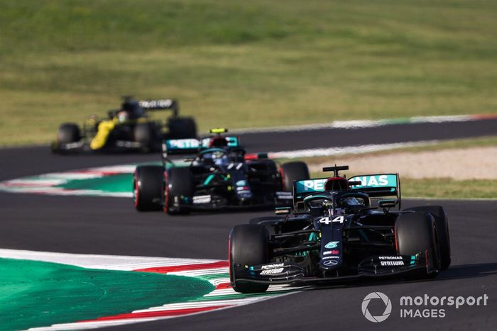 Lewis Hamilton, Mercedes F1 W11, Valtteri Bottas, Mercedes F1 W11, Daniel Ricciardo, Renault F1 Team R.S.20