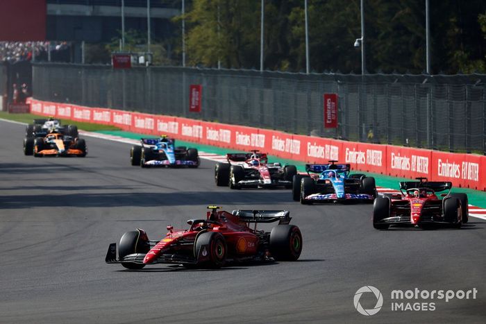Carlos Sainz, Ferrari F1-75, Charles Leclerc, Ferrari F1-75, Fernando Alonso, Alpine A522