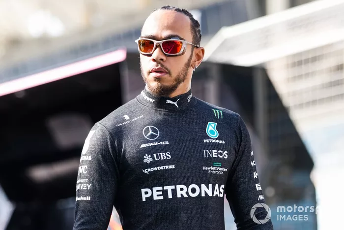 Lewis Hamilton, Mercedes-AMG, con su casco