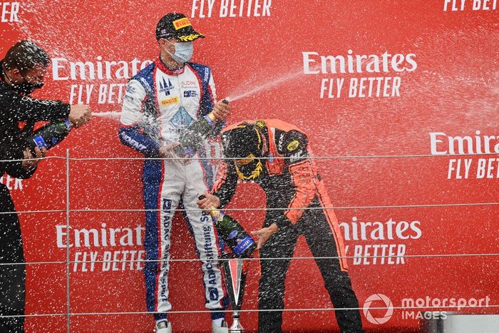 Podio: Bent Viscaal, MP Motorsport, Lirim Zendeli, Trident y Theo Pourchaire, ART Grand Prix 