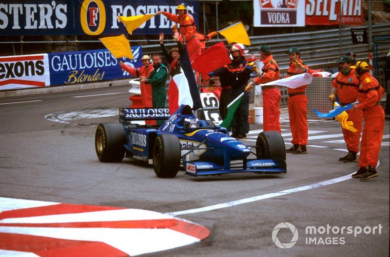 F1驚きの番狂わせ優勝3：同一周回の完走わずか3台。超サバイバル