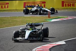 Lewis Hamilton, Mercedes F1 W15, George Russell, Mercedes F1 W15