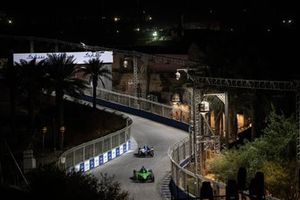 Sebastien Buemi, Envision Racing, Jaguar I-TYPE 6, Nick Cassidy, Jaguar TCS Racing, Jaguar I-TYPE 6