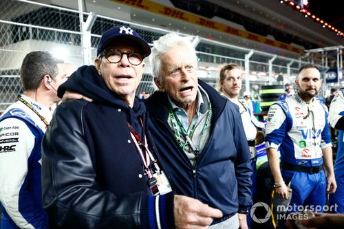 Michael Douglas y Tommy Hilfiger en la parrilla