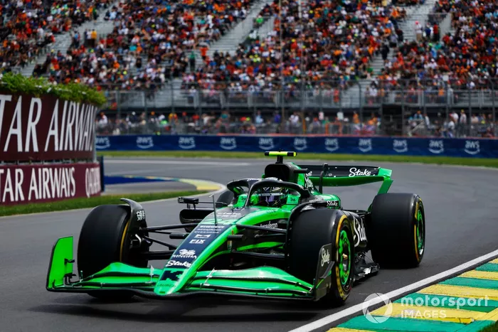 Zhou Guanyu, Stake F1 Team Kick Sauber C44