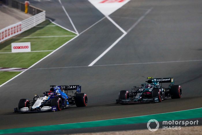 George Russell, Williams FW43B, Sebastian Vettel, Aston Martin AMR21