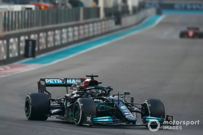 Lewis Hamilton, Mercedes W12
