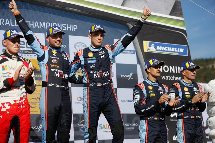 Podio: Ganador Thierry Neuville, Nicolas Gilsoul, Hyundai Motorsport Hyundai i20 WRC Cup, tercer puesto Dani Sordo, Carlos del Barrio, Hyundai Motorsport Hyundai i20 WRC Cup.