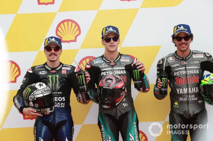 Poleman Fabio Quartararo, Petronas Yamaha SRT, segundo Maverick Vinales, Yamaha Factory Racing, tercero Franco Morbidelli, Petronas Yamaha SRT