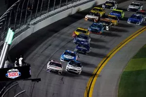 Denny Hamlin, Joe Gibbs Racing, Toyota Camry, Ryan Newman, Roush Fenway Racing, Ford Mustang