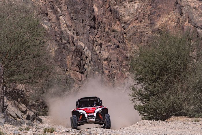 #301 BBR Motorsport Taurus: Dania Akeel, Sebastien Delaunay