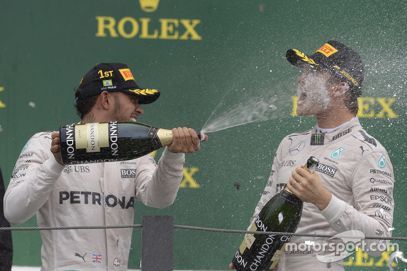 Podium: race winner Lewis Hamilton, Mercedes AMG F1, Nico Rosberg, Mercedes AMG F1