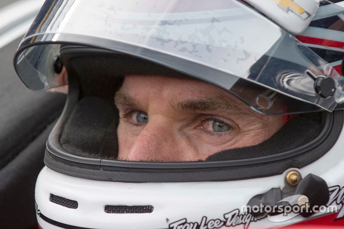 Will Power dominou e venceu o GP de Indianápolis. Helio Castroneves chegou na 5ª posição, enquanto que Tony Kanaan foi o 20º.