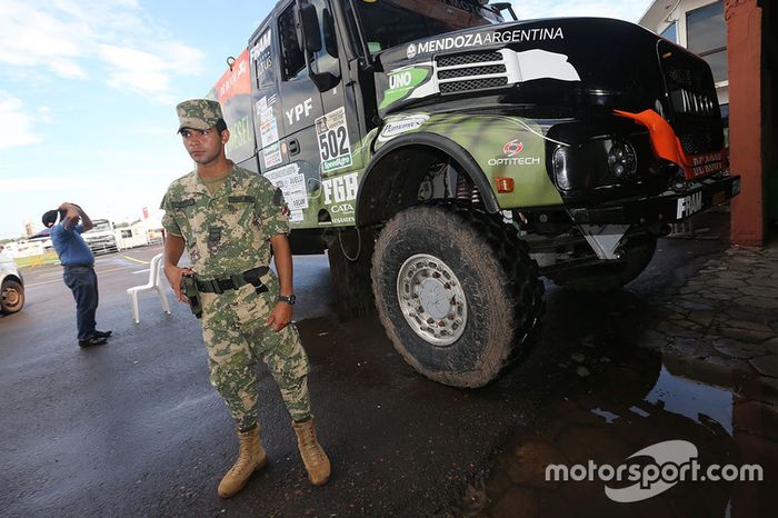 #502 Team De Rooy Iveco: Federico Villagra, Adrian Yacopini, Ricardo Torlaschi