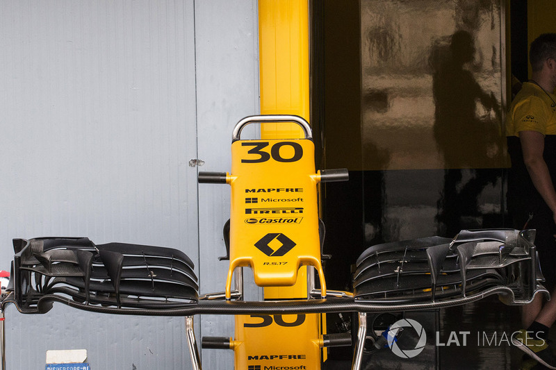 Renault Sport F1 Team RS17 nose and front wing