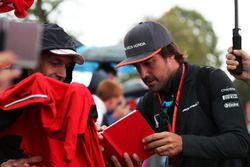 Fernando Alonso, McLaren signs autographs for the fans