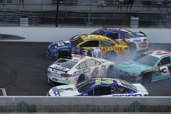Trevor Bayne, Roush Fenway Racing Ford crash Austin Dillon, Richard Childress Racing Chevrolet