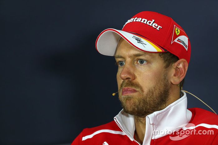 “Tinha certeza de que ele (Massa) iria aliviar a velocidade na curva 3, que é de pé embaixo. Perdi mais tempo do que achei que fosse perder. Mas não importa, o homem do dia é Valtteri hoje. Parabéns a ele.”