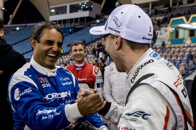 Juan Pablo Montoya del equipo Latinoamérica y Timo Bernhard del equipo Alemania