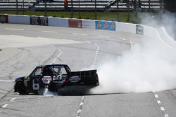 John Hunter Nemechek, NEMCO Motorsports, Chevrolet Silverado celebrates