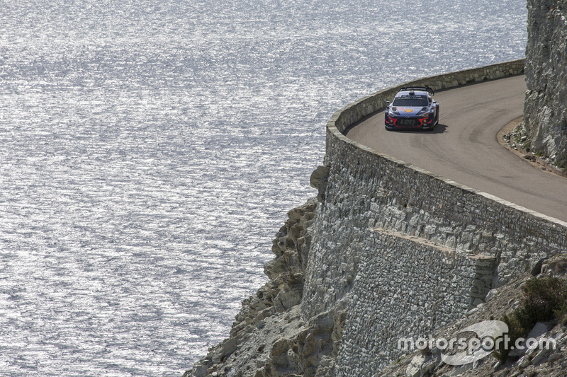 Тьєррі Ньовілль, Ніколя Жильсуль, Hyundai Motorsport Hyundai i20 Coupe WRC