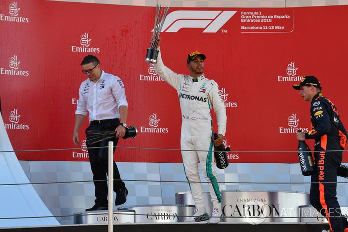 Peter Bonnington, Mercedes AMG F1 Race Engineer, Lewis Hamilton, Mercedes-AMG F1 and Max Verstappen, Red Bull Racing celebrate on the podium