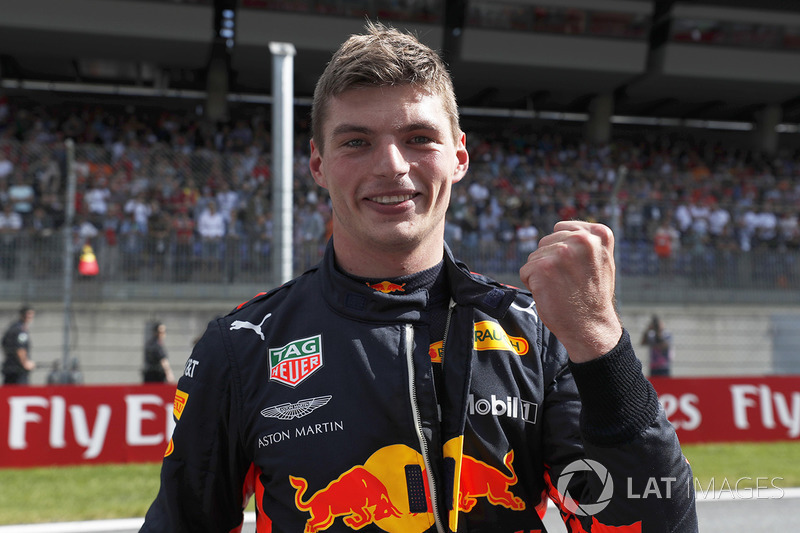 Il vincitore della gara Max Verstappen, Red Bull Racing