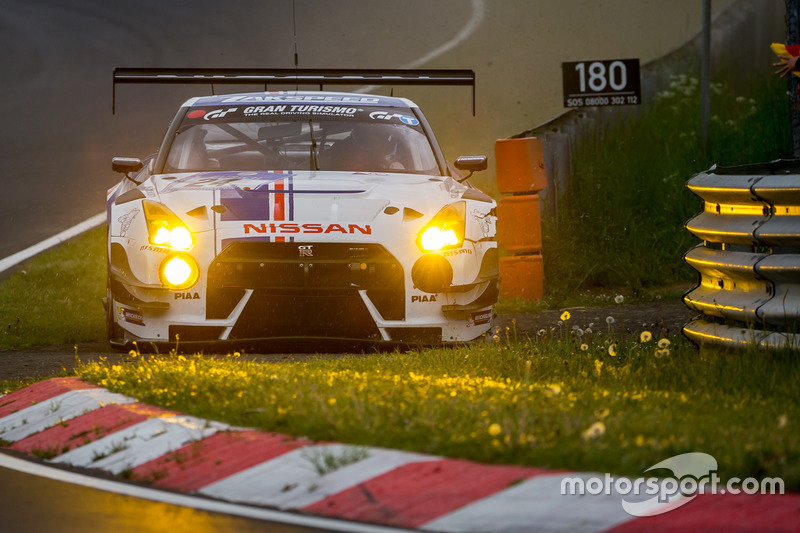 Kaza #24 Team Zakspeed, Nissan GT-R Nismo GT3: Marc Gassner, Florian Strauß, Tom Coronel