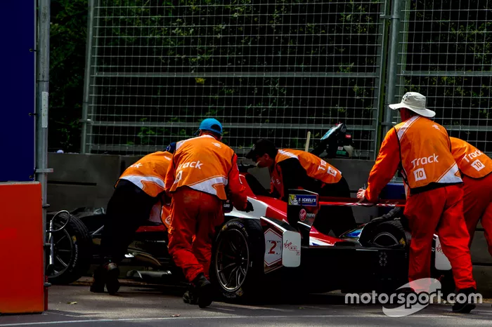 Crash, Sam Bird, DS Virgin Racing
