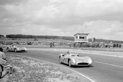 Juan Manuel Fangio, Mercedes-Benz W 196 R