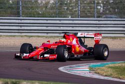 Esteban Gutiérrez, Ferrari pruebas de la especificación de Pirelli 2017