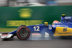 Felipe Nasr, Sauber C35 bloque une roue au freinage