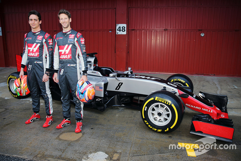 Esteban Gutierrez, Haas F1 Team and Romain Grosjean, Haas F1 Team unveil the Haas VF-16