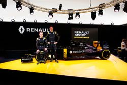 Kevin Magnussen, Renault Sport F1 Team avec Jolyon Palmer, Renault Sport F1 Team